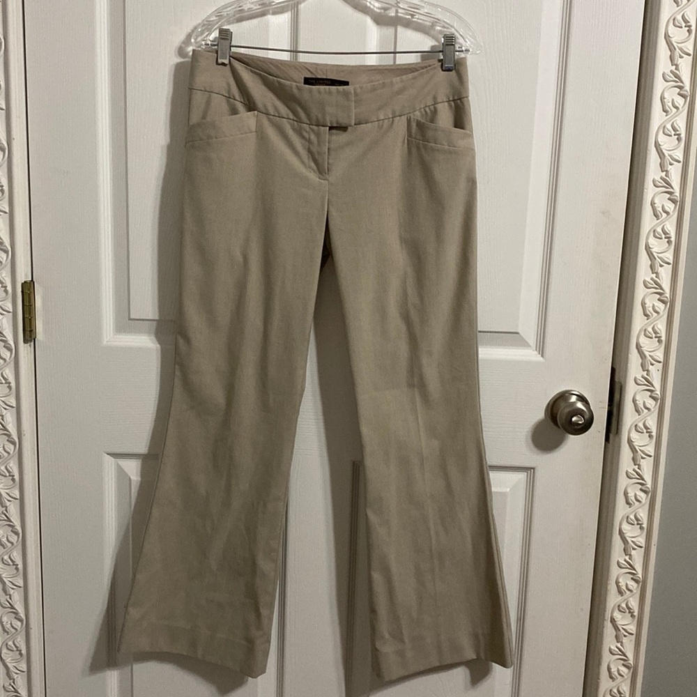 Women’s limited khakis Drew fit, size 6s